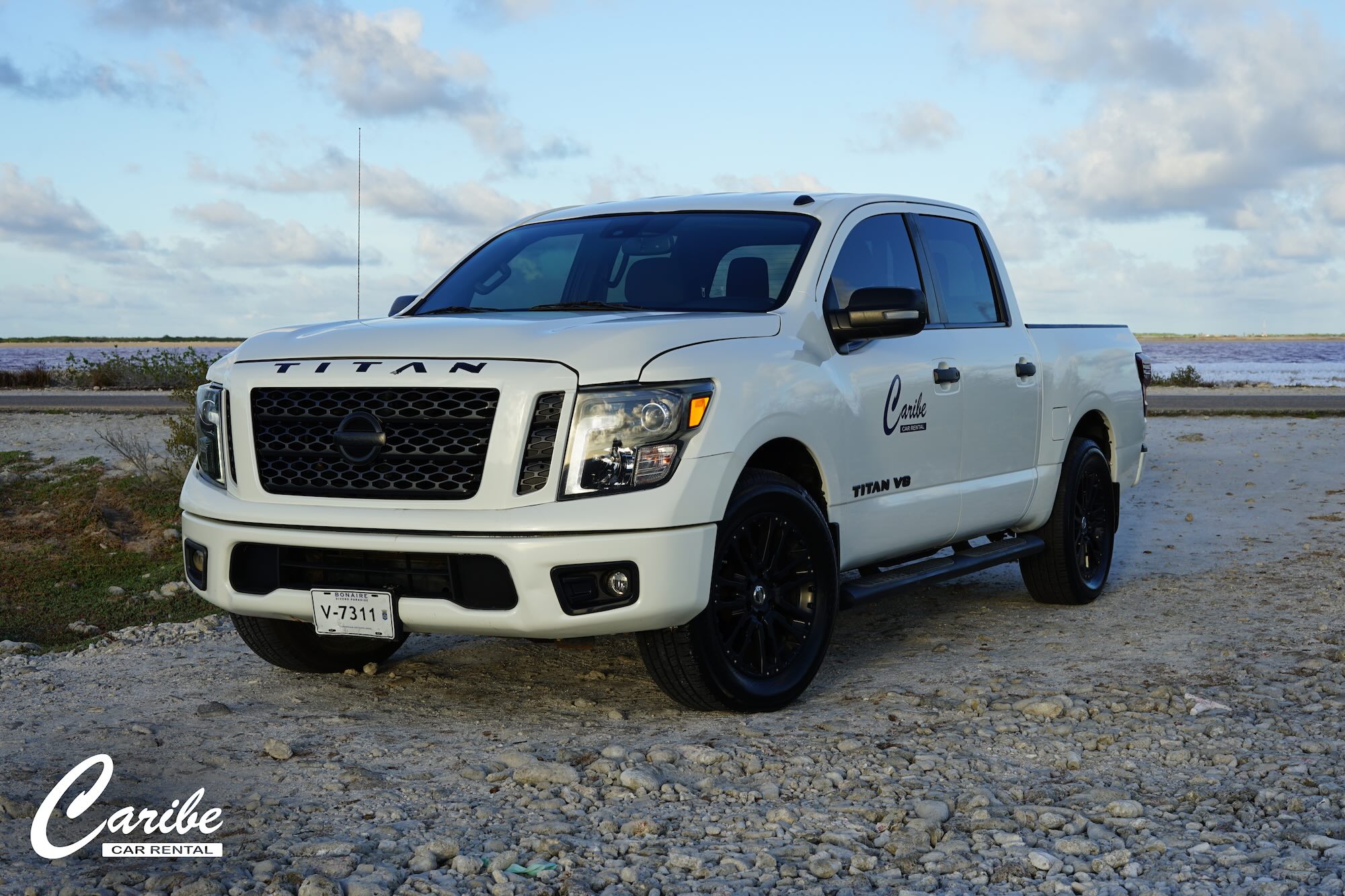 Premium Luxe Pickup: Nissan Titan – Vooraanzicht Links